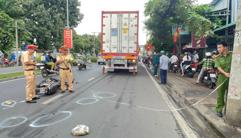 An Giang từ đầu năm đến nay c&oacute; hơn trăm người chết do TNGT, l&agrave;m c&aacute;ch n&agrave;o để k&eacute;o giảm? - Ảnh 1.