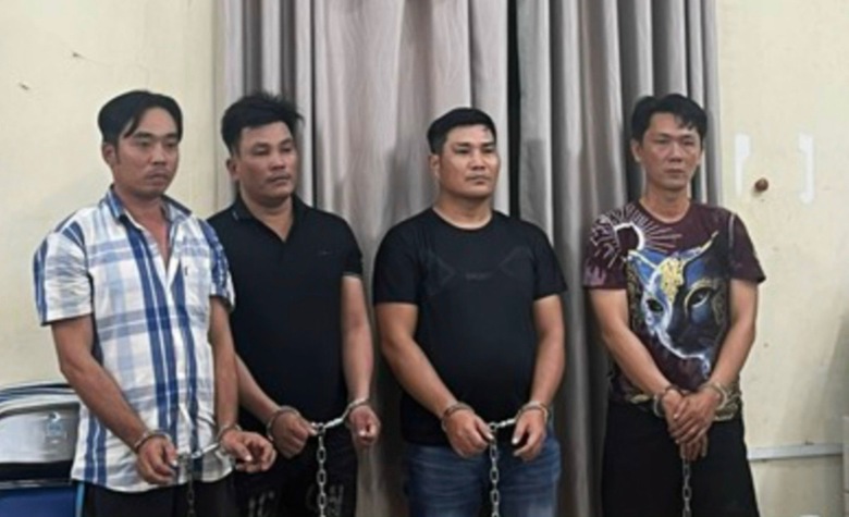 Bắt nh&oacute;m du c&ocirc;n cưỡng đoạt t&agrave;i sản của người thu&ecirc; đ&ograve;i nợ- Ảnh 1.