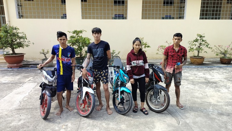 Bắt nhóm đối tượng tự xưng cảnh sát hình sự, cướp tài sản người đi đường- Ảnh 1. Bắt nhóm đối tượng tự xưng cảnh sát hình sự, cướp tài sản người đi đường- Ảnh 1.