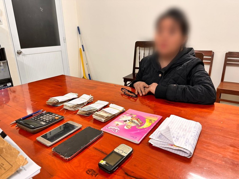 Bắt đối tượng cho vay nặng lãi 240%, phát hiện thêm ổ cờ bạc- Ảnh 1. Bắt đối tượng cho vay nặng lãi 240%, phát hiện thêm ổ cờ bạc- Ảnh 1.