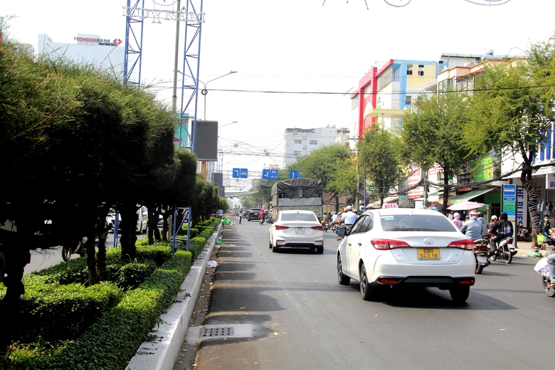 Nhiều tuyến đường ở Cần Thơ "kho&aacute;c &aacute;o mới" đ&oacute;n tết Gi&aacute;p Th&igrave;n 2024- Ảnh 1.