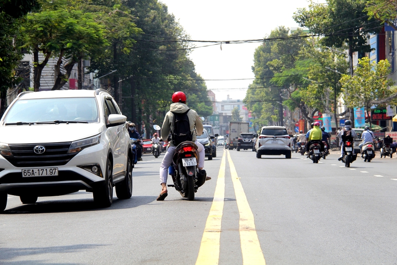 Nhiều tuyến đường ở Cần Thơ "kho&aacute;c &aacute;o mới" đ&oacute;n tết Gi&aacute;p Th&igrave;n 2024- Ảnh 10.