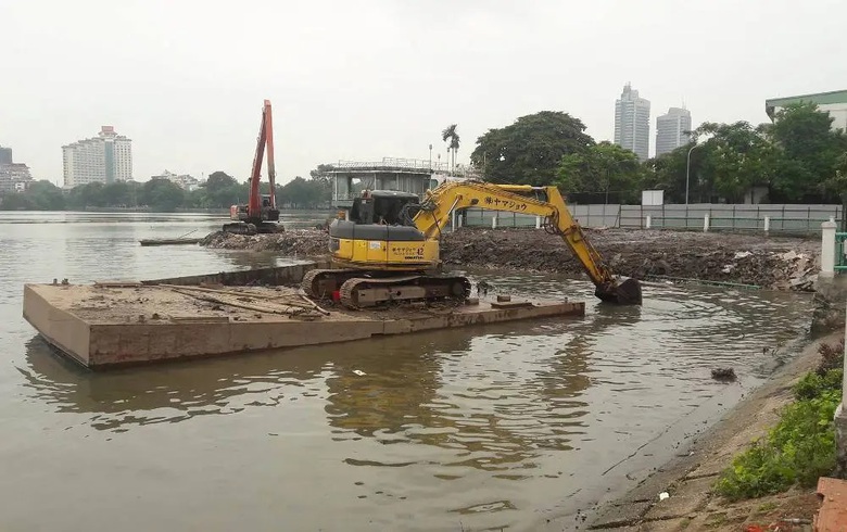 Chủ tịch quận Tây Hồ nói gì về đề xuất 2.000 tỷ đồng để nạo vét hồ Tây?- Ảnh 1. Chủ tịch quận Tây Hồ nói gì về đề xuất 2.000 tỷ đồng để nạo vét hồ Tây?- Ảnh 1.