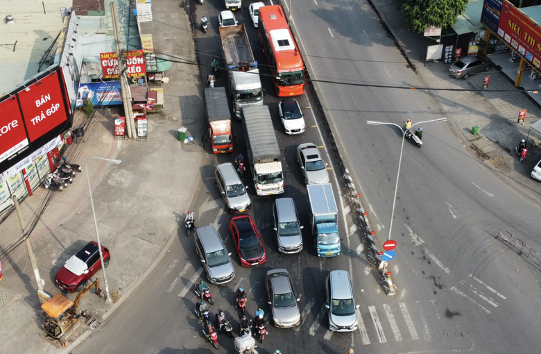 Tăng cường thi c&ocirc;ng đ&ecirc;m, th&ecirc;m người điều tiết giao th&ocirc;ng để x&oacute;a điểm đen ở Đồng Nai- Ảnh 2.