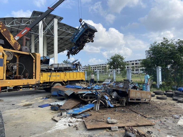 C&ocirc;ng an Quảng Ng&atilde;i mạnh tay xử l&yacute; xe ba b&aacute;nh, xe l&ocirc;i, xe k&eacute;o- Ảnh 9.