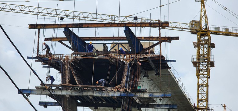 Hối hả thi công tuyến đường bộ ven biển những ngày cận Tết- Ảnh 3. Hối hả thi công tuyến đường bộ ven biển những ngày cận Tết- Ảnh 3.