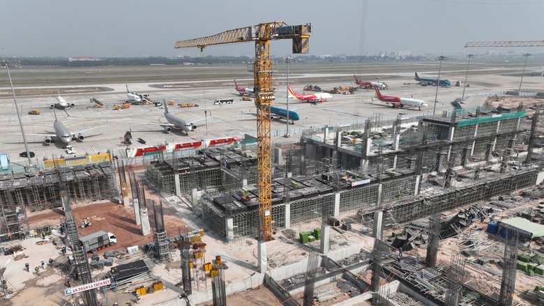 B&ecirc;n trong đại c&ocirc;ng trường nh&agrave; ga T3 hơn 10.000 tỷ ở s&acirc;n bay T&acirc;n Sơn Nhất- Ảnh 1.