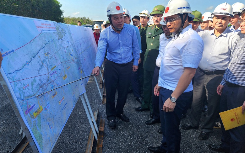 Giải ph&oacute;ng mặt bằng tốt, cao tốc Vạn Ninh - Cam Lộ sẽ vượt tiến độ