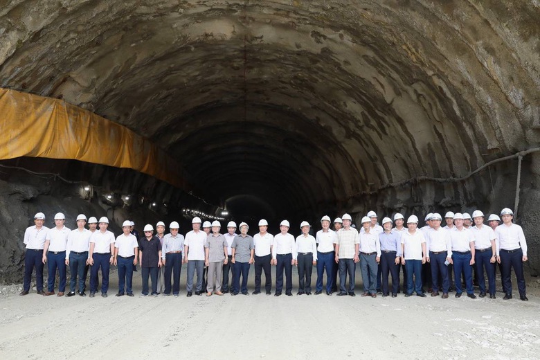 Dự &aacute;n cao tốc Quảng Ng&atilde;i - Ho&agrave;i Nhơn vượt kế hoạch giải ng&acirc;n x&acirc;y lắp- Ảnh 2.