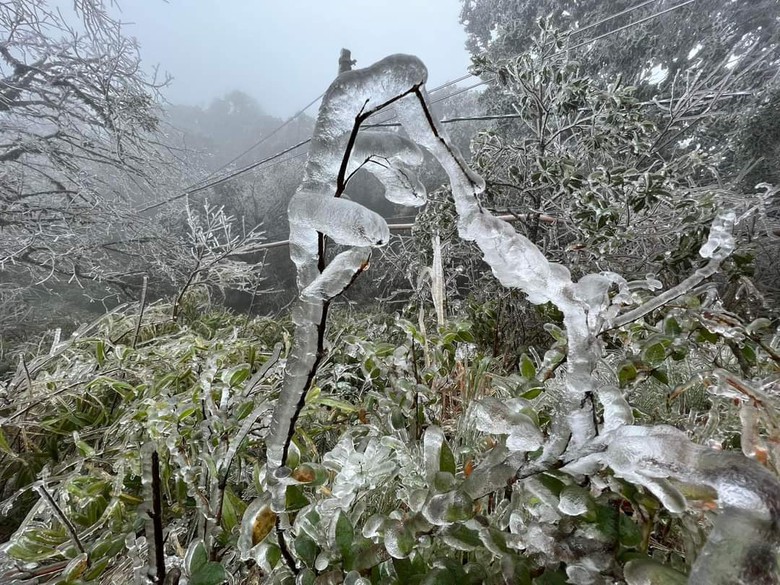 Băng gi&aacute; xuất hiện tại Cao Bằng v&agrave; Lạng Sơn, cơ quan chức năng khuyến c&aacute;o g&igrave;?- Ảnh 2.