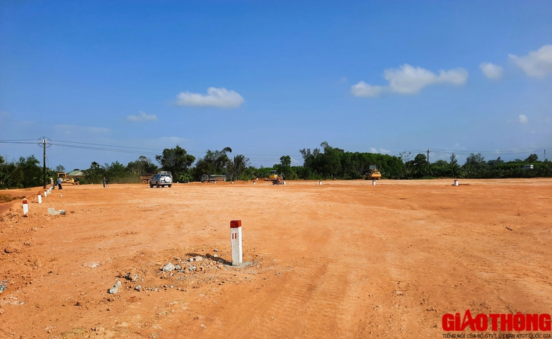 Nhiều khu t&aacute;i định cư cao tốc Vạn Ninh - Cam Lộ ho&agrave;n th&agrave;nh san nền, cắm mốc ph&acirc;n l&ocirc;- Ảnh 1.