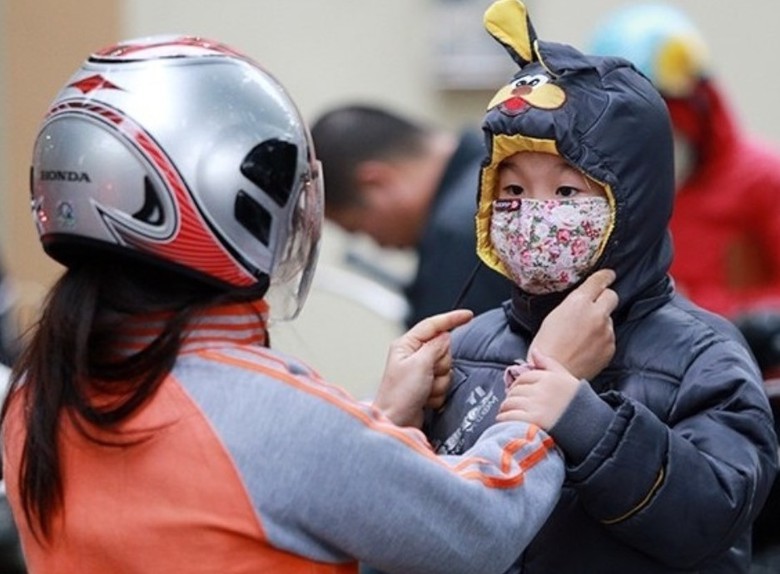 Hà Nội lạnh 9,9 độ C, nhiều trường cho học sinh nghỉ học- Ảnh 1. Hà Nội lạnh 9,9 độ C, nhiều trường cho học sinh nghỉ học- Ảnh 1.