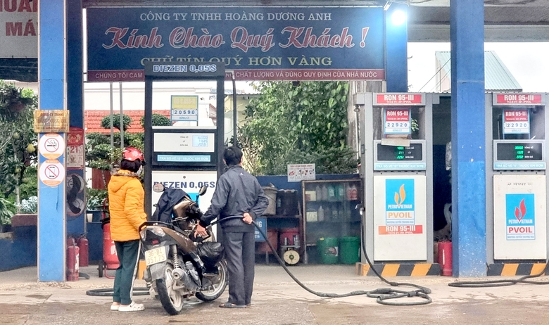 Loay hoay xuất h&oacute;a đơn b&aacute;n lẻ xăng dầu- Ảnh 2.
