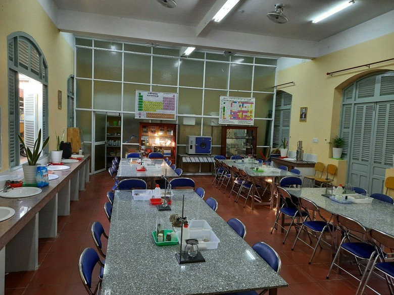 Nổ ống nghiệm, 5 học sinh ở Cần Thơ bị thương- Ảnh 2.