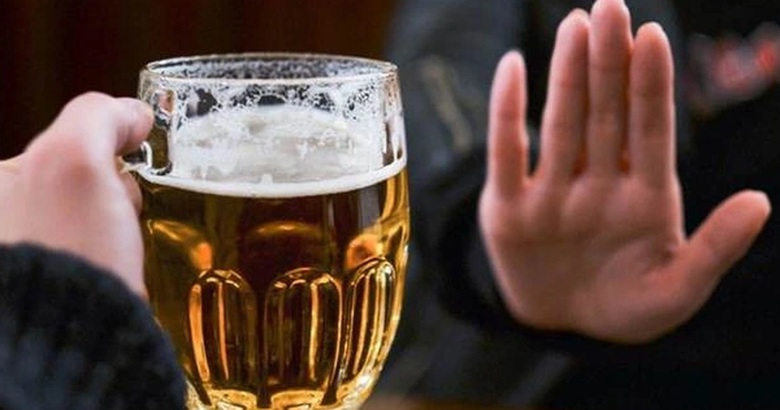 Dịp Tết, &eacute;p người kh&aacute;c uống rượu bia c&oacute; thể bị phạt- Ảnh 1.