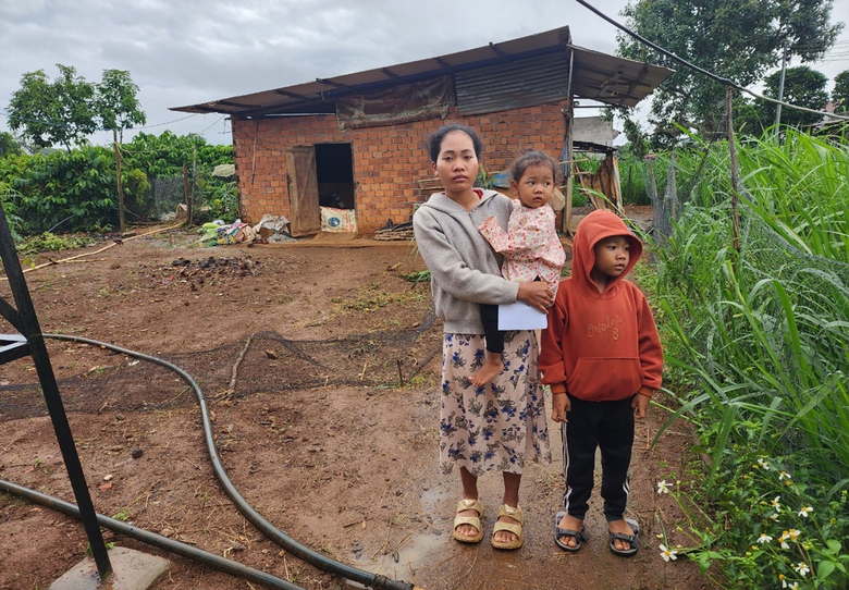 G&aacute;nh nặng tr&ecirc;n vai g&oacute;a phụ trẻ nu&ocirc;i con mắc ung thư- Ảnh 1.