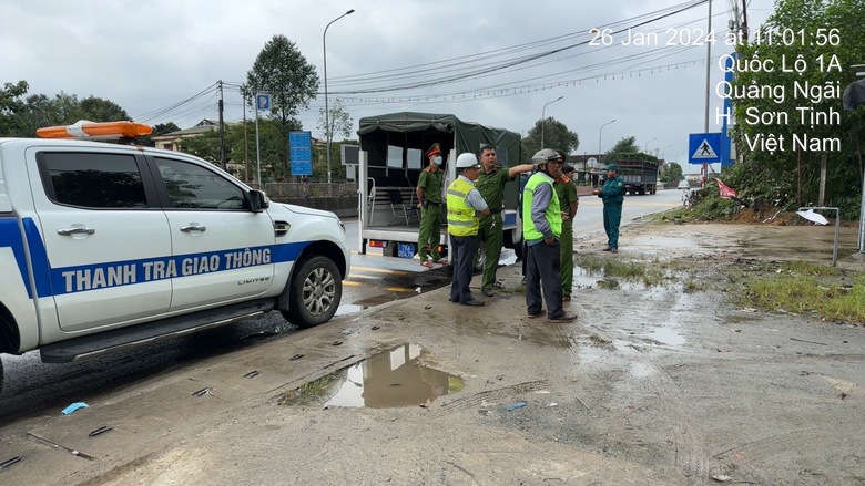 Th&aacute;o dỡ h&agrave;ng trăm lều qu&aacute;n, biển hiệu lấn chiếm h&agrave;nh lang QL1A- Ảnh 3.