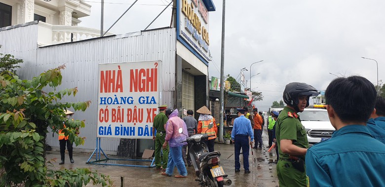 Th&aacute;o dỡ h&agrave;ng trăm lều qu&aacute;n, biển hiệu lấn chiếm h&agrave;nh lang QL1A- Ảnh 6.