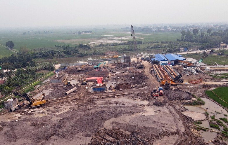 Sôi động công trường đường ven biển Nam Định ngày cận Tết- Ảnh 3. Sôi động công trường đường ven biển Nam Định ngày cận Tết- Ảnh 3.