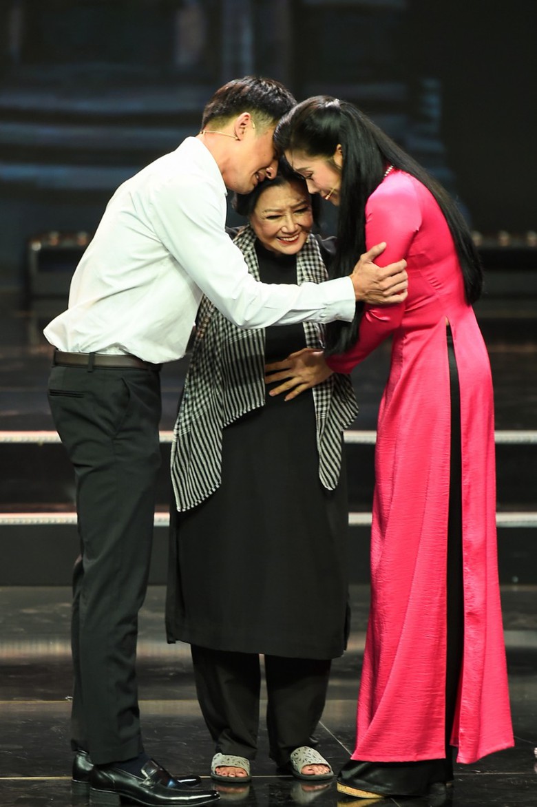 NSND Kim Cương, s&acirc;n khấu l&agrave; bến đỗ của cuộc đời- Ảnh 8.