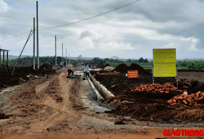 Ngổn ngang c&aacute;c khu t&aacute;i định cư cao tốc Bắc - Nam qua Quảng Trị - Ảnh 14.