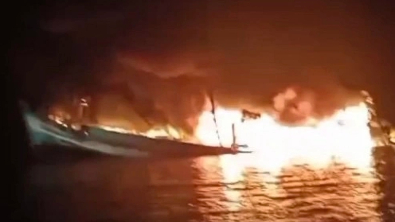 Huy động tàu tuần tra, kiểm soát khu vực tranh chấp ngư trường ở Cà Mau- Ảnh 2. Huy động tàu tuần tra, kiểm soát khu vực tranh chấp ngư trường ở Cà Mau- Ảnh 2.