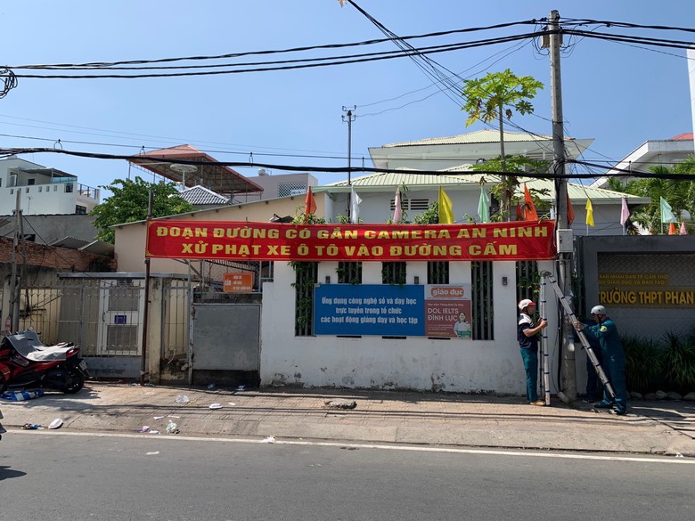 Cần Thơ: &Ocirc; t&ocirc; đưa đ&oacute;n học sinh đi v&agrave;o đường cấm theo giờ sẽ bị phạt nguội- Ảnh 1.