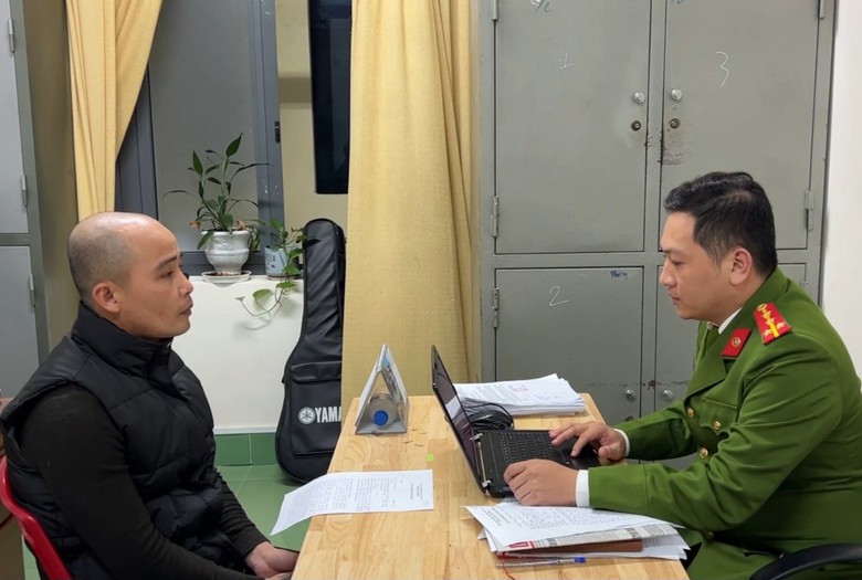 Bắt nh&oacute;m đối tượng cho vay nặng l&atilde;i hơn 360%/năm- Ảnh 1.