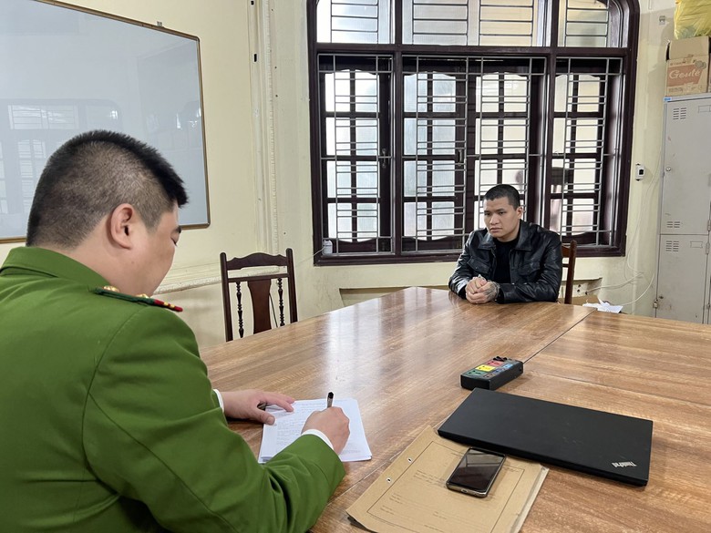 Lời khai của nh&oacute;m thanh ni&ecirc;n mang s&uacute;ng đi cướp 8 tỷ đồng, bắn một người bị thương- Ảnh 1.