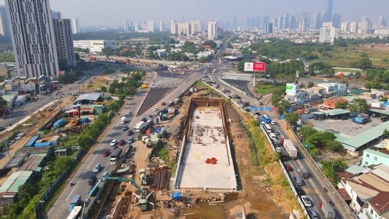 TP.HCM sẵn s&agrave;ng bứt ph&aacute; trong x&acirc;y dựng hạ tầng năm 2024- Ảnh 2.