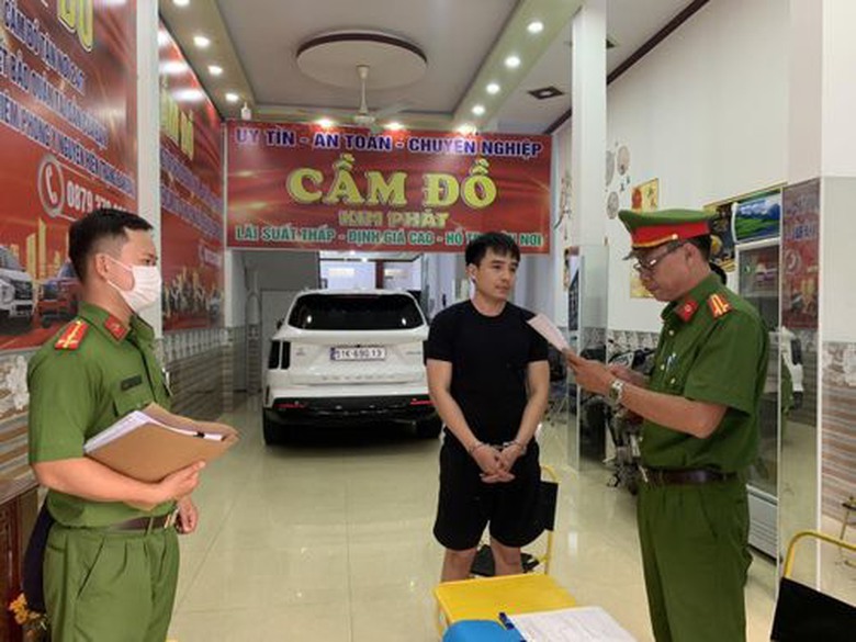 Chủ tiệm cầm đồ điều h&agrave;nh đường d&acirc;y cho vay nặng l&atilde;i từ 365% đến 730%- Ảnh 1.