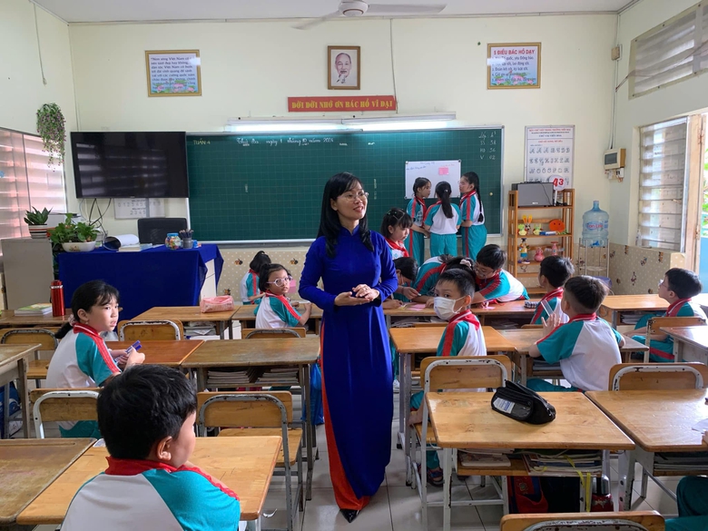 Đại diện ph&ograve;ng GD&ĐT v&agrave; nh&agrave; trường đến l&agrave;m việc với c&ocirc; gi&aacute;o "dỗi&rdquo; nội dung g&igrave;?- Ảnh 3.