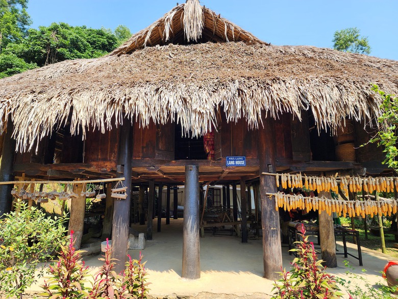 Kh&aacute;m ph&aacute; kh&ocirc;ng gian văn h&oacute;a Mường tr&ecirc;n con đường T&acirc;y Tiến- Ảnh 3.