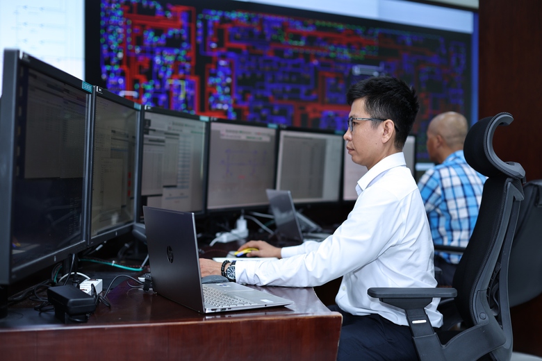 Chuyển đổi số toàn diện, nâng hiệu quả sản xuất kinh doanh, mang tiện ích tới khách hàng- Ảnh 2. Chuyển đổi số toàn diện, nâng hiệu quả sản xuất kinh doanh, mang tiện ích tới khách hàng- Ảnh 2.