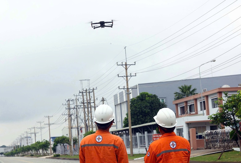 Chuyển đổi số toàn diện, nâng hiệu quả sản xuất kinh doanh, mang tiện ích tới khách hàng- Ảnh 3. Chuyển đổi số toàn diện, nâng hiệu quả sản xuất kinh doanh, mang tiện ích tới khách hàng- Ảnh 3.