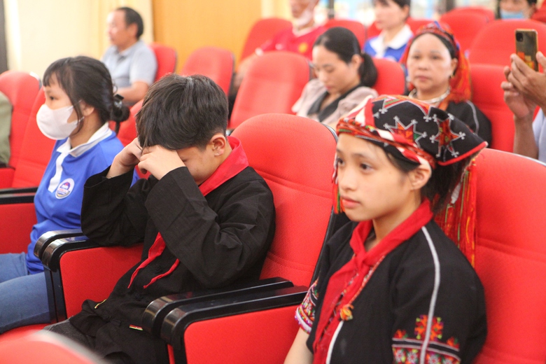 Tổng c&ocirc;ng ty Quản l&yacute; bay Việt Nam tặng hơn 1,3 tỷ đồng cho người d&acirc;n Y&ecirc;n B&aacute;i, Tuy&ecirc;n Quang- Ảnh 5.