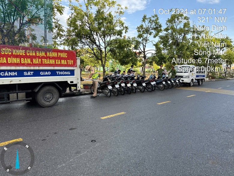Nam Định tạm giữ 91 phương tiện sau 10 ngày xử lý học sinh vi phạm giao thông- Ảnh 3. Nam Định tạm giữ 91 phương tiện sau 10 ngày xử lý học sinh vi phạm giao thông- Ảnh 3.