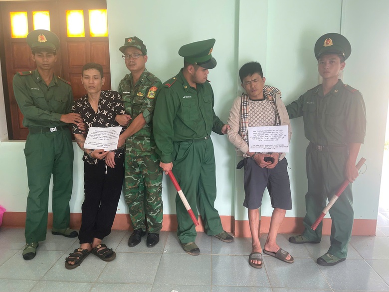 Gia Lai: Bắt đối tượng t&agrave;ng trữ ma t&uacute;y, k&iacute;p nổ v&agrave; s&uacute;ng tự chế- Ảnh 1.