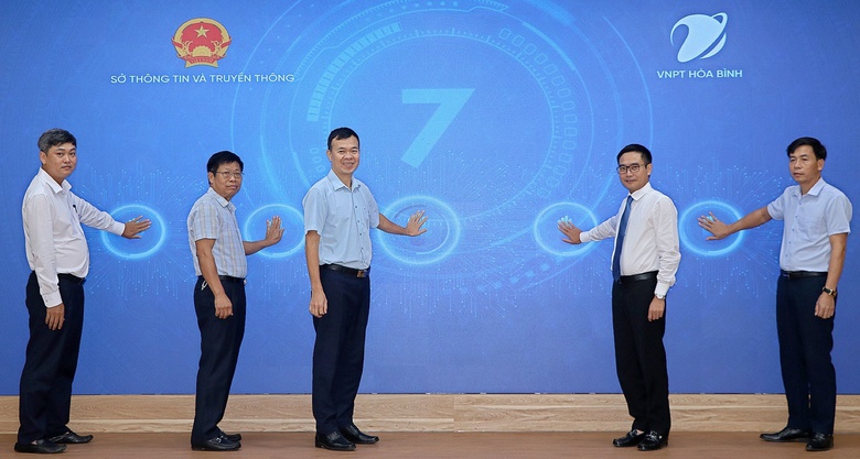 Đẩy mạnh chuyển đổi số, Hoà Bình hướng đến xây dựng chính quyền 3 tiêu chí- Ảnh 7. Đẩy mạnh chuyển đổi số, Hoà Bình hướng đến xây dựng chính quyền 3 tiêu chí- Ảnh 7.