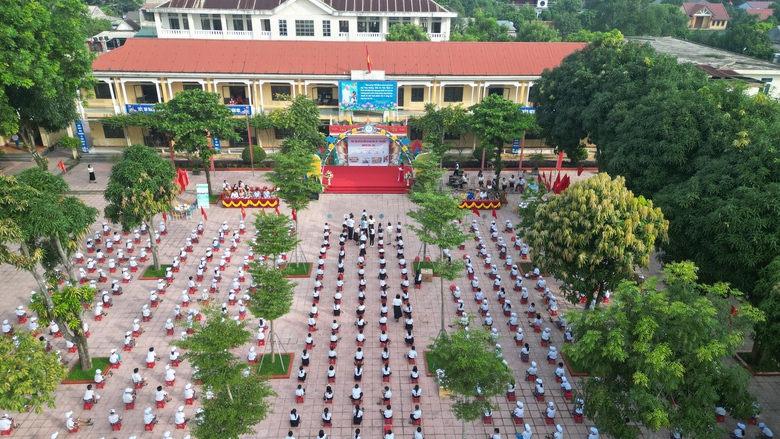 Học sinh H&agrave; Tĩnh được tặng gần 26.000 mũ bảo hiểm đạt chuẩn- Ảnh 1.