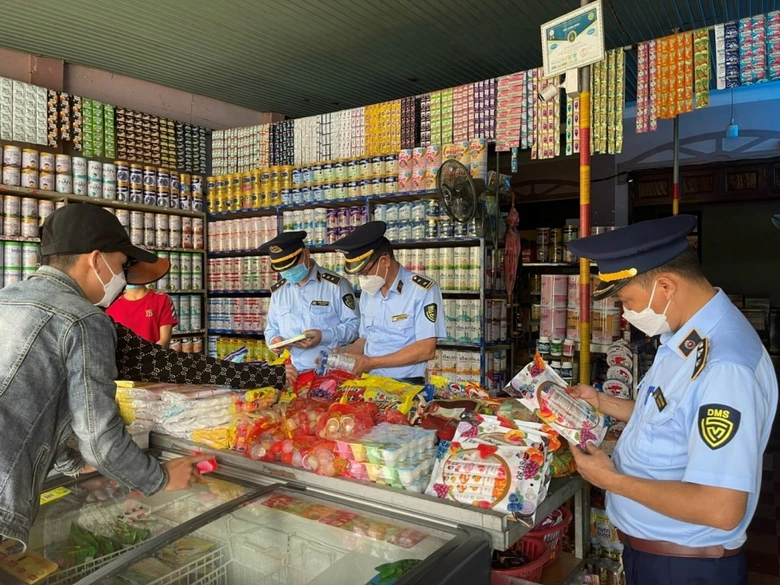 9 th&aacute;ng, lực lượng QLTT chuyển cơ quan điều tra 138 vụ c&oacute; dấu hiệu h&igrave;nh sự- Ảnh 1.