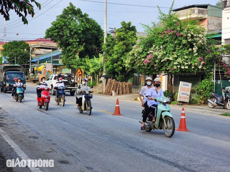 Tuyên Quang: Học sinh nghiêm chỉnh chấp hành sau nhiều lần CSGT kiểm tra, xử lý- Ảnh 1. Tuyên Quang: Học sinh nghiêm chỉnh chấp hành sau nhiều lần CSGT kiểm tra, xử lý- Ảnh 1.