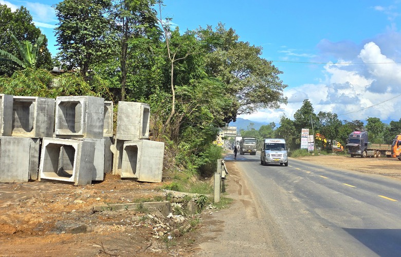 Lo chậm tiến độ cao tốc H&ograve;a Li&ecirc;n - T&uacute;y Loan do thiếu đ&aacute;, vướng mặt bằng- Ảnh 13.