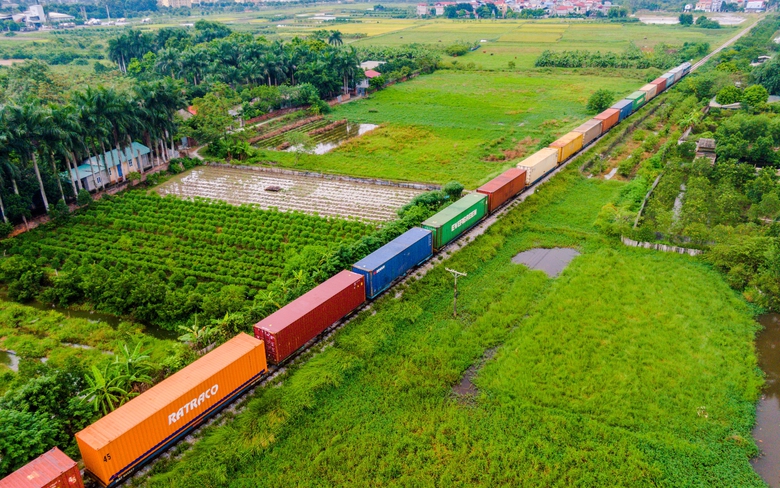 Đề xuất gần 180.000 tỷ đồng l&agrave;m tuyến đường sắt L&agrave;o Cai - H&agrave; Nội - Hải Ph&ograve;ng - Quảng Ninh