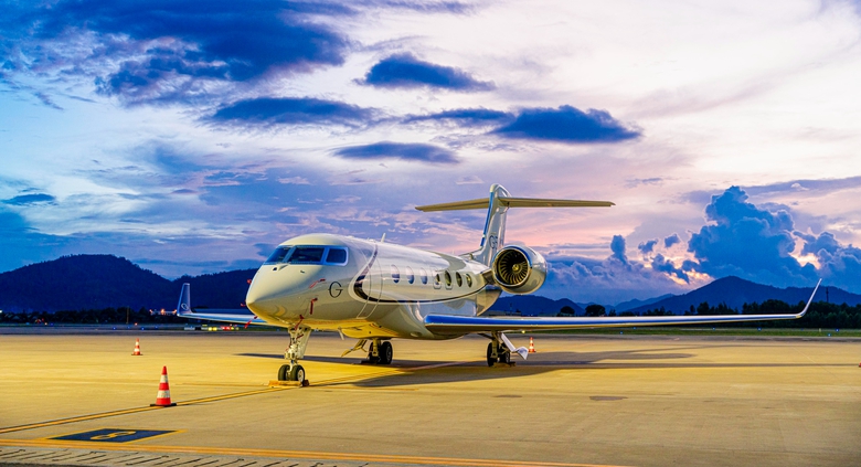 Cận cảnh loạt m&aacute;y bay si&ecirc;u sang chở 50 tỷ ph&uacute; thế giới vừa đ&aacute;p xuống s&acirc;n bay Đ&agrave; Nẵng- Ảnh 8.