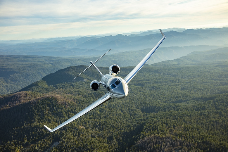 Cận cảnh loạt m&aacute;y bay si&ecirc;u sang chở 50 tỷ ph&uacute; thế giới vừa đ&aacute;p xuống s&acirc;n bay Đ&agrave; Nẵng- Ảnh 4.