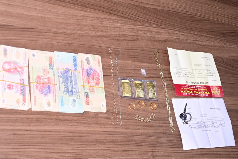 Kẻ trộm hơn 300 triệu đồng v&agrave; v&agrave;ng của h&agrave;ng x&oacute;m bị bắt sau 5 giờ g&acirc;y &aacute;n- Ảnh 2.