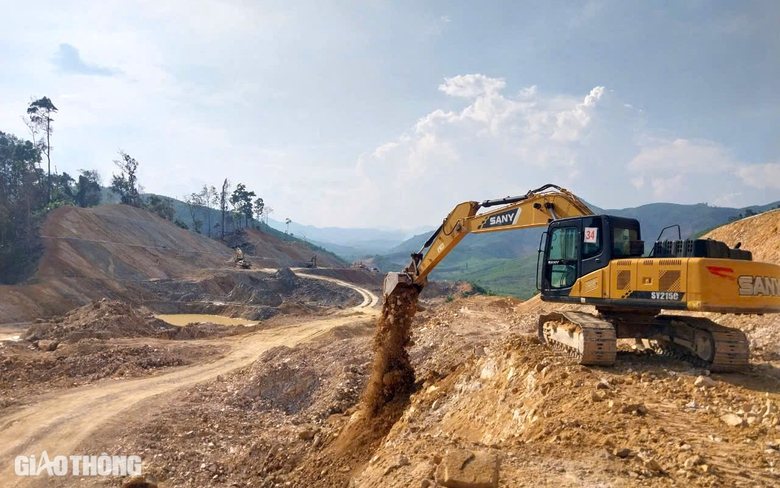 "Xẻ n&uacute;i, bạt đồi" thi c&ocirc;ng cao tốc Kh&aacute;nh H&ograve;a - Bu&ocirc;n Ma Thuột- Ảnh 7.