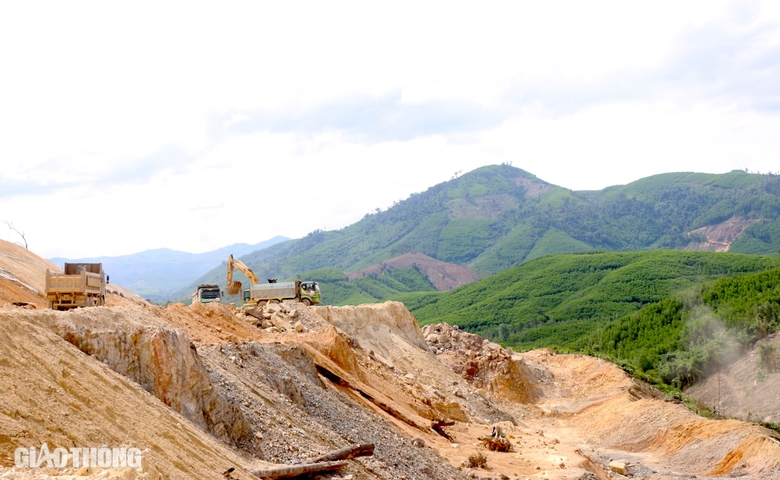 "Xẻ n&uacute;i, bạt đồi" thi c&ocirc;ng cao tốc Kh&aacute;nh H&ograve;a - Bu&ocirc;n Ma Thuột- Ảnh 5.
