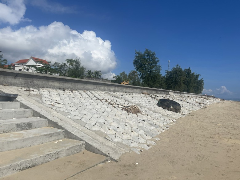 Quảng B&igrave;nh: Tuyến k&egrave; chắn biển bảo vệ người d&acirc;n đang được ho&agrave;n thiện- Ảnh 1.